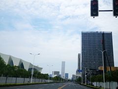 -东方体育中心(地铁站)