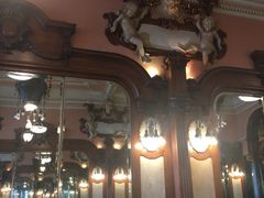 -Majestic Café