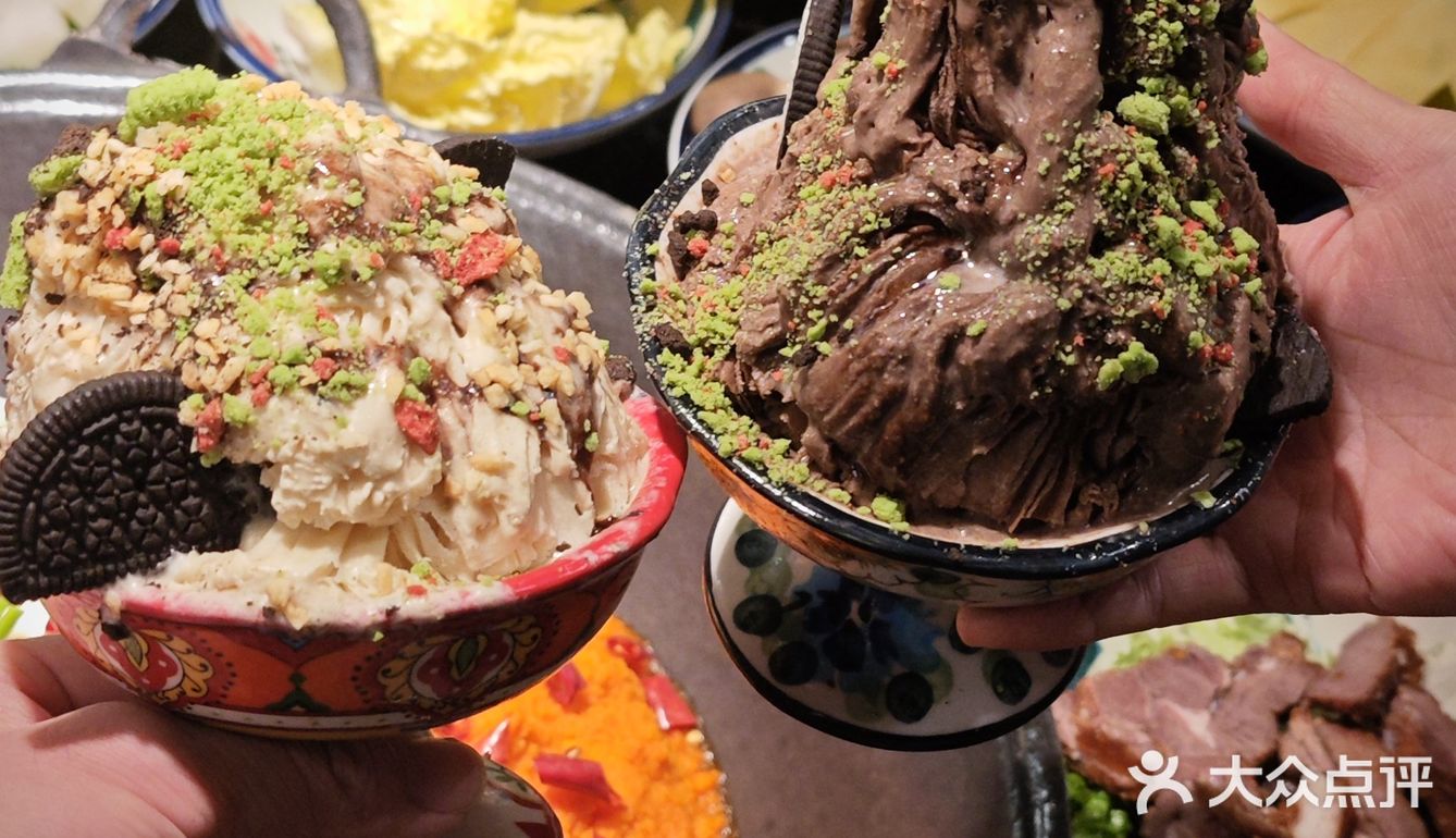 朋友跟我说有家火锅店在重庆当地传承了三代人了