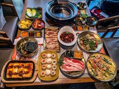 -草家酱蟹炭火烤肉店(珲春南路一店)