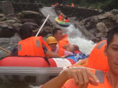 -安吉龙王山峡谷漂流