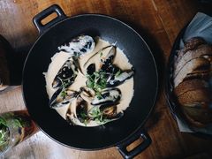 姜汁椰奶贻贝锅-植物园哈利亚餐厅