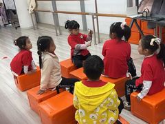 -小荧星艺校(浦东中环分校)