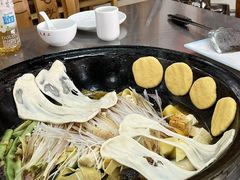 -屯老二农家铁锅炖·行业领军者(梅江店)