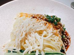 鸡丝凉面-麻六记(新天地店)