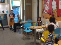用餐区-DQ·蛋糕·冰淇淋(绿宝店)