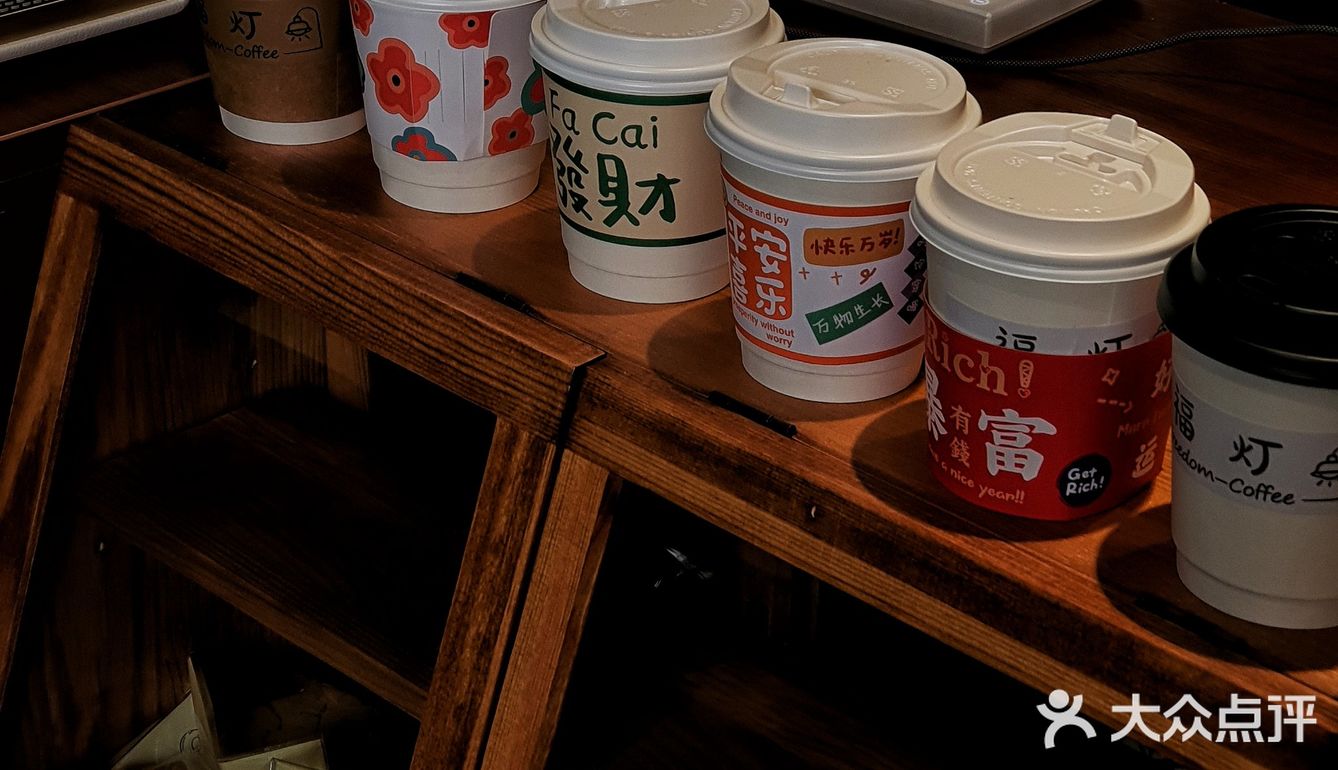 成都新店 | 墨绿色的门西洋复古风好治愈!