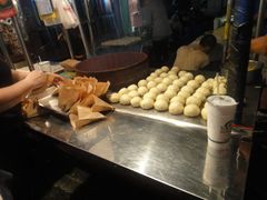 -六合夜市
