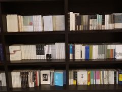 -钟书阁(松江泰晤士小镇店)