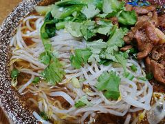 辣子鸡米线-苗八碗米线