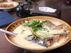 砂锅鱼头-75幢私房菜馆