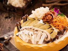-老牌坊云南鱼豆花火锅(嵩山店)