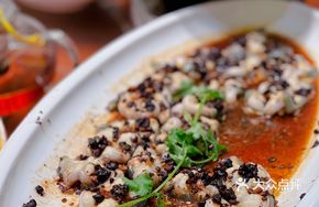 Steamed Live Eel with Fermented Black Beans