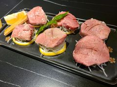 -山川小町·极番烧肉(新地假日广场店)