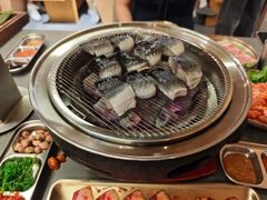 -围炉肉舍•炭烤活鳗•丹东海鲜烤肉(步行街店)