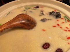 鱼钩鱼炖汤-老阿爸鲜鱼土菜(昆山花桥店)