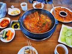 土豆排骨火锅-喇喇排骨火锅·传统韩式脊骨汤(望京西园总店)