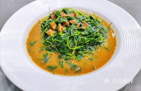 Signature Clam Meat with Golden Flower Vegetable