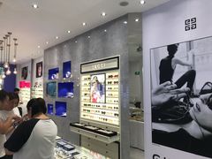 -茂昌眼镜(南京西路店)
