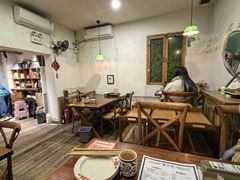 -猫爷的腔调·黔小馆(交大医学住宅区店)