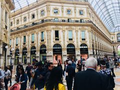 -文艺复兴百货(米兰大教堂广场店)