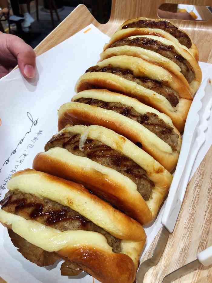 打分 50 /人 喜欢的一家面包店 但是感觉这款猪排面包还是在盐城吃的