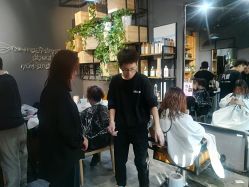 -MOVAN  HAIR莫凡匠人发型屋