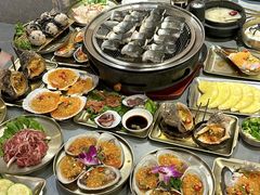 -围炉肉舍•炭烤活鳗•丹东海鲜烤肉(步行街店)