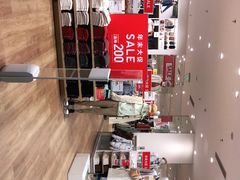 -优衣库(南宁安吉万达广场店)