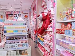 -名创优品(北京新中关购物中心地铁层店)