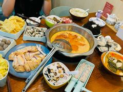 -老何家后安粉·糟粕醋海鲜火锅(三亚湾椰梦长廊店)