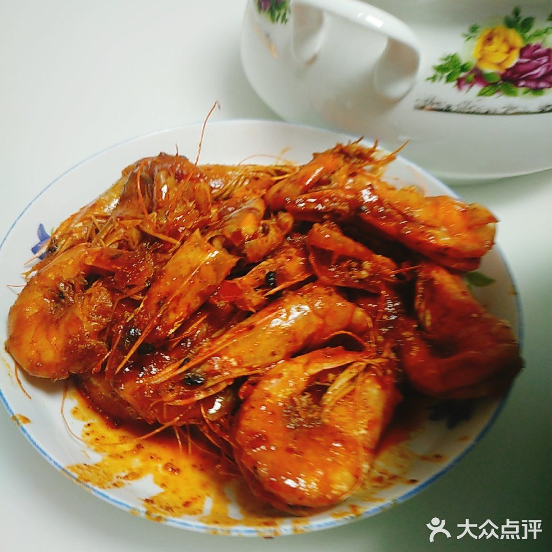 周末小聚，让我们多了一丝开心。舒服地吃了东北锅包肉