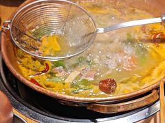 -洱火云南酸菜牛肉火锅(石景山当代商城店)
