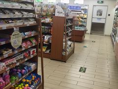 -全家便利店(莲花池东路店)