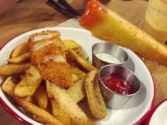 英式炸鱼配宽薯-HELLO 27 意面·沙拉·帕尼尼