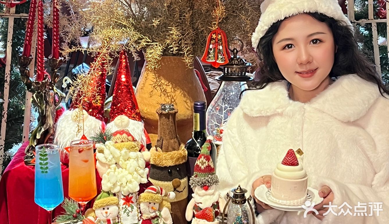 草莓脑袋🍓起立！圣诞🎄也太适合了叭……