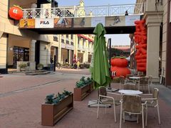 -王府井奥莱临潼小镇(临潼店)