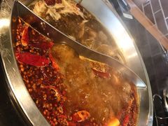 山珍菌汤鸳鸯锅-袍哥码头老火锅(横岗分店)