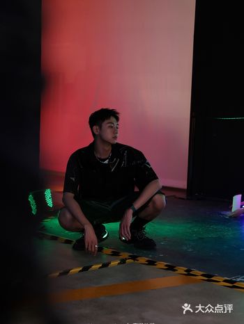 深圳新展｜分清虚拟与现实一场自我救赎「空体新媒体」