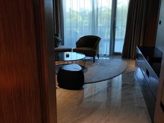 -上海滴水湖皇冠假日酒店