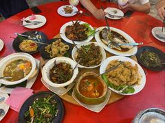 -大树下海鲜饭店