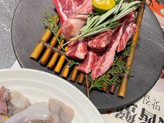 -草家酱蟹炭火烤肉店(珲春南路二店)