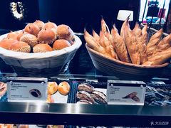 -Salon de The de Joel Robuchon(外滩18号店)