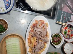 -尚尚仙·酸汤猪手·猪肚鸡火锅(华联万柳购物中心店)