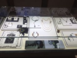 -北京七彩云南翡翠珠宝旗舰店(月坛店)
