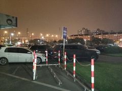 -麦德龙上海闵行商场-停车场
