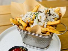 招牌黑松露芝士薯条-Mark&Mars Restaurant