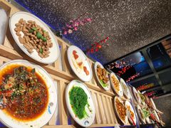 -蓉城四海黑牛烤肉海鲜自助餐厅(宜兴宝龙店)