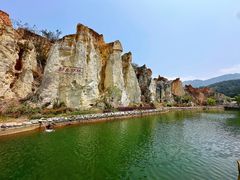 -彩色沙林风景区