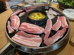 -江南猪肉商会无限续吃(弘大店)